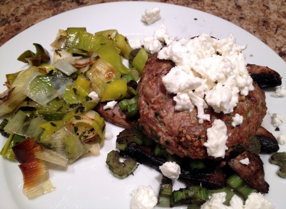 cow crumbs, gluten free, dairy free, paleo, healthy dinner, stuffed mushrooms, turkey burgers, roasted leeks, 
